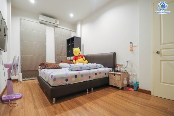 *****ทาวน์เฮ้าส์มือสองย่านนนทบุรี ม.เปี่ยมสุข ทัสคานี่ รัตนาธิเบศร์ เนื้อที่เกือบ 19 ตร.ว. ฟังก์ชัน 3 ห้องนอน 2 ห้องน้ำ 1 ที่จอดรถ แถมฟรี! 1 เครื่องปรับอากาศ และถังเก็บน้ำ บนทำเลเชื่อมต่อถ.รัตนาธิเบศร์ เพียง 10 นาทีก็ถึงรถไฟฟ้าสายสีม่วง "สถานีแยกนนทบุรี 1" ใกล้ทางด่วน "ศรีรัช"